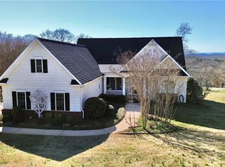 119 Mountain View Dr, Pickens, SC 29671