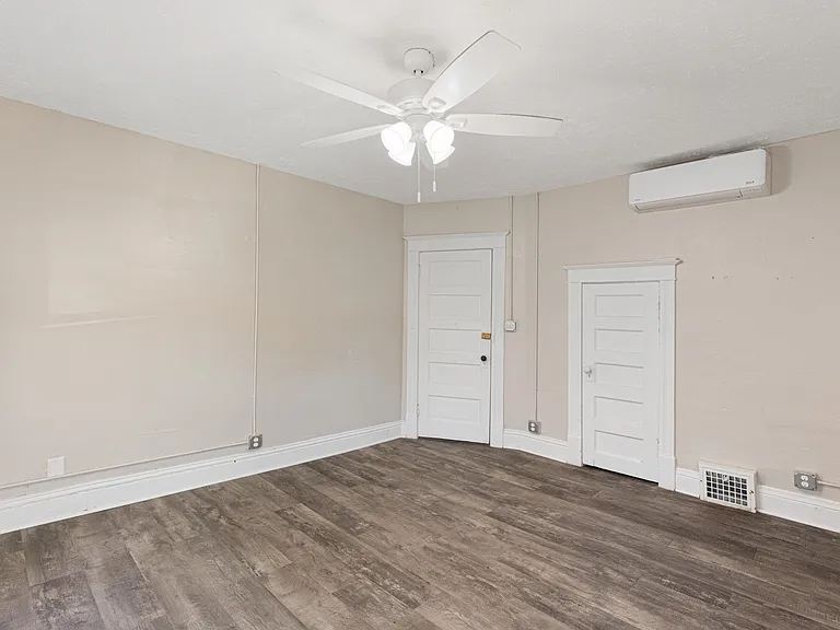 117 S 38th St #3 — Photo 3