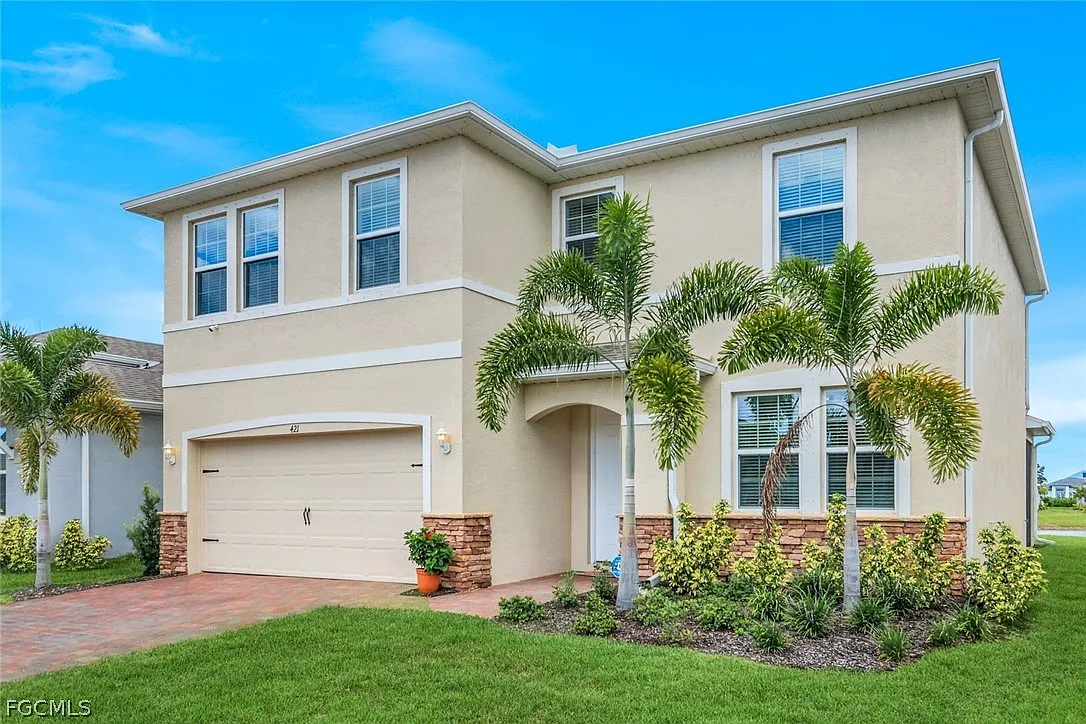 4 bed, 3.0 bath, 2794 sqft, $2,500 — Photo 1