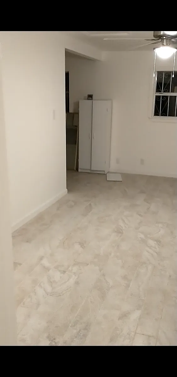 Living room - 920 N Meadow Ave