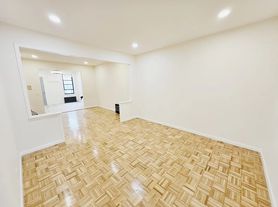 21-24 30th Dr, Astoria, NY