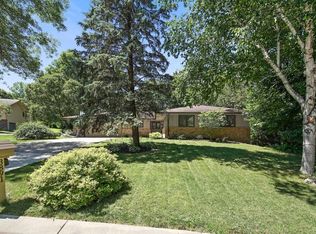 3891 Lone Cedar Ln, Chaska, MN 55318