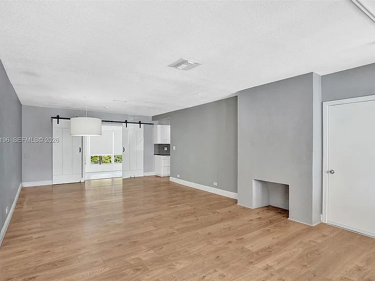 9040 Carlyle Ave — Photo 7