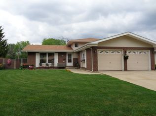 18513 Christina Dr, Lansing, IL