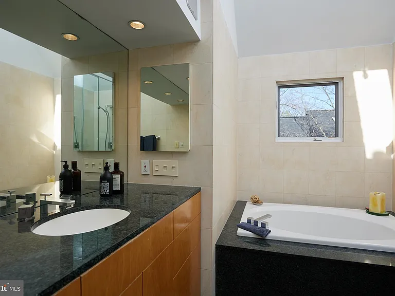4527 Q Pl NW — Photo 40