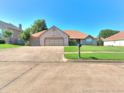 6400 E Commercial St, Broken Arrow, OK, 74014