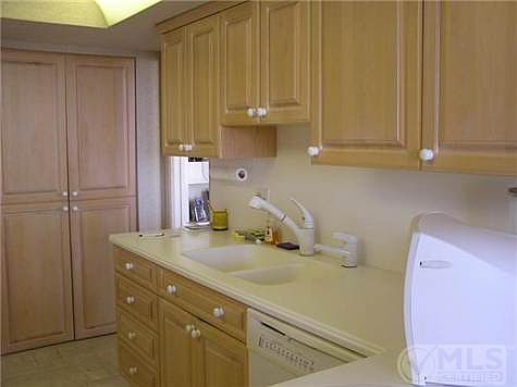 5th image of 2427 Presidential Way APT 801