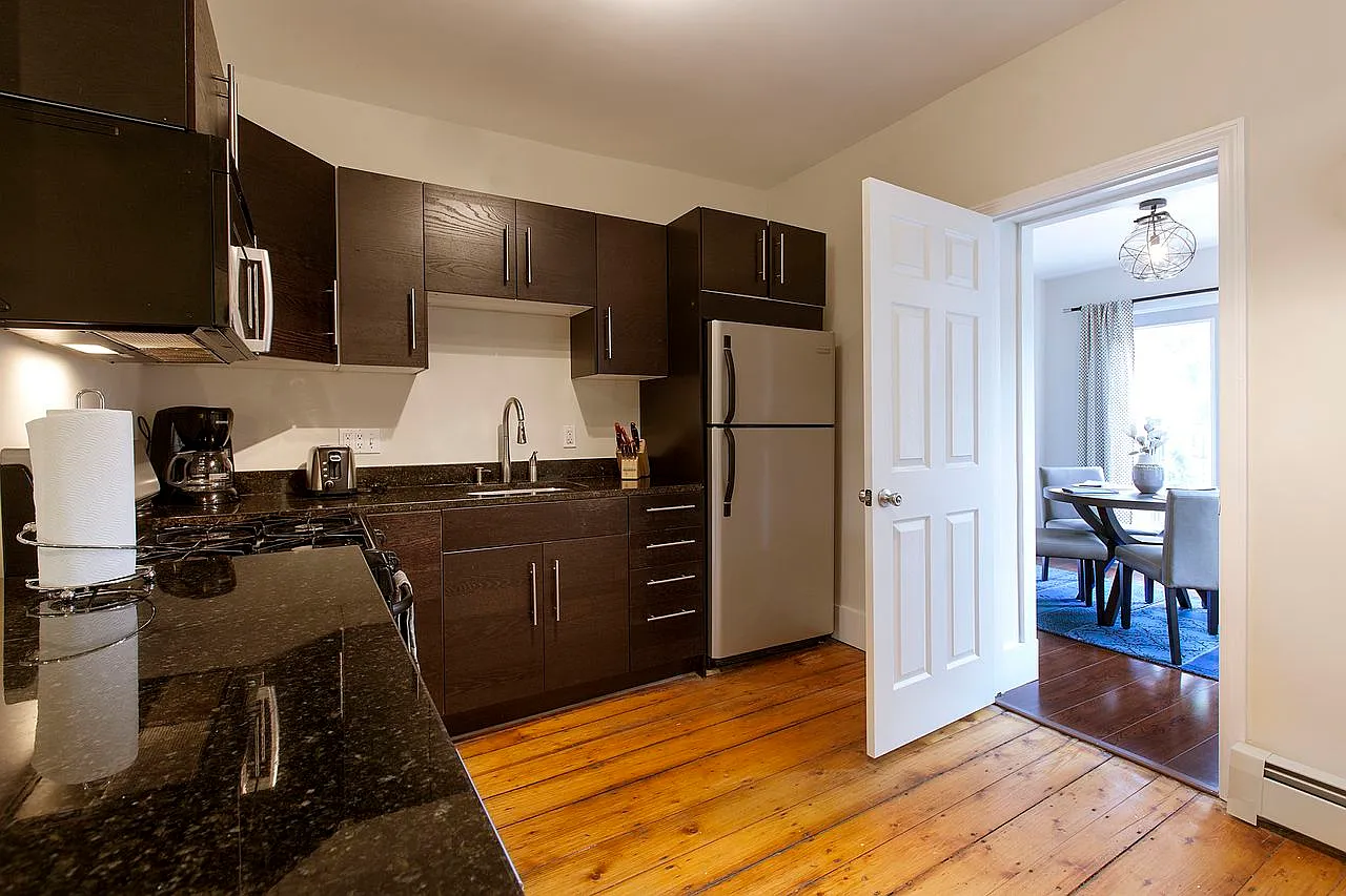 3 bed, 800 sqft, $5,000 — Photo 2