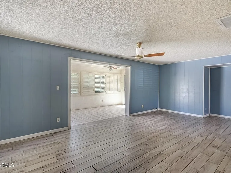 3933 S Pine St — Photo 3