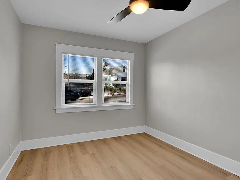 1922 Howard Ave #1922 — Photo 14