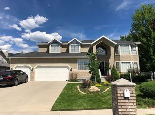 10043 S Lindsay Wood Ln, Sandy, UT 84092