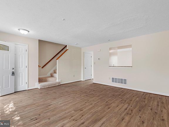 3rd image of 4 Nancy Ct
