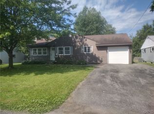37 Lee Ter, North Syracuse, NY 13212