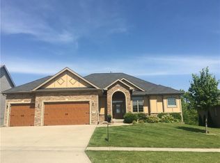 2851 NW 164th St, Clive, IA 50325