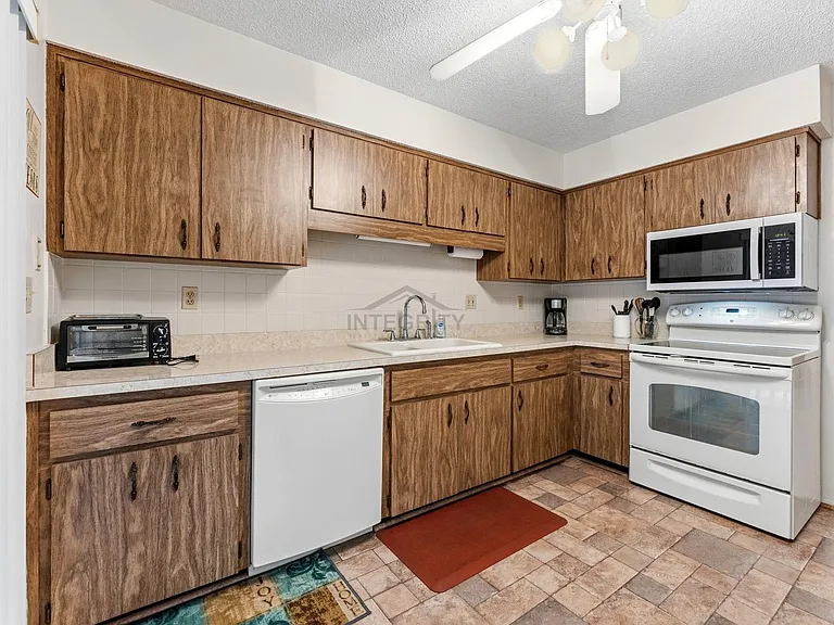 8305 Sandwedge Cir #A — Photo 13