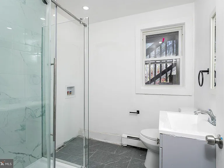 10 Lytle St #4 — Photo 8