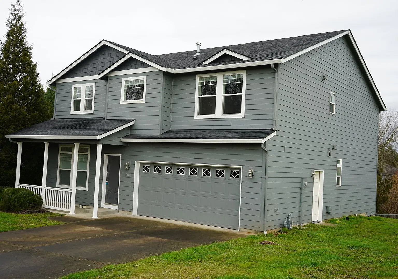 Beautifully Updated Avalon Hills 2 Story Home for Lease - 9507 NE 39th Ave — Photo 2