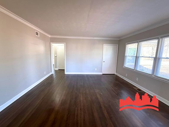 5th image of 3547 Barron Ave