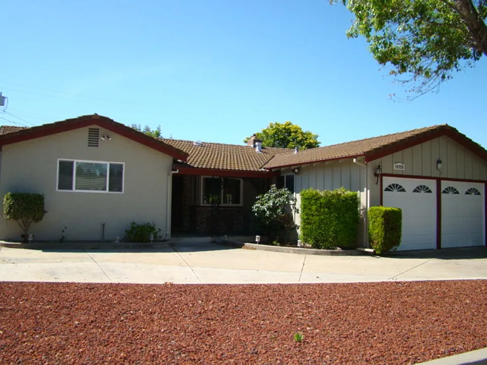 14976 Ridgetop Dr