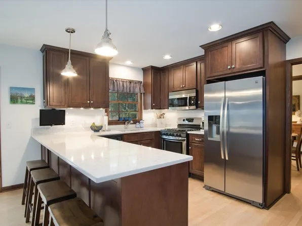 810 Charing Cross Rd, Madison, WI 53704