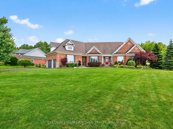 32 Underhill Ct, Essa, ON L9R 1V2