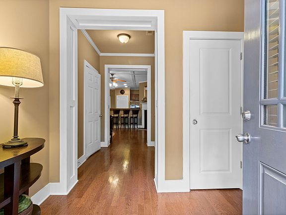 4th image of 1065 N Village Dr