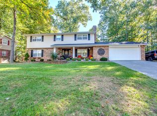 1926 Stonebrook Dr, Knoxville, TN 37923