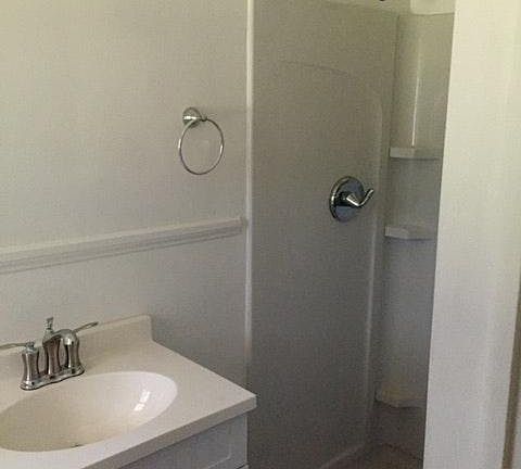3rd image of 511 Frank Ln