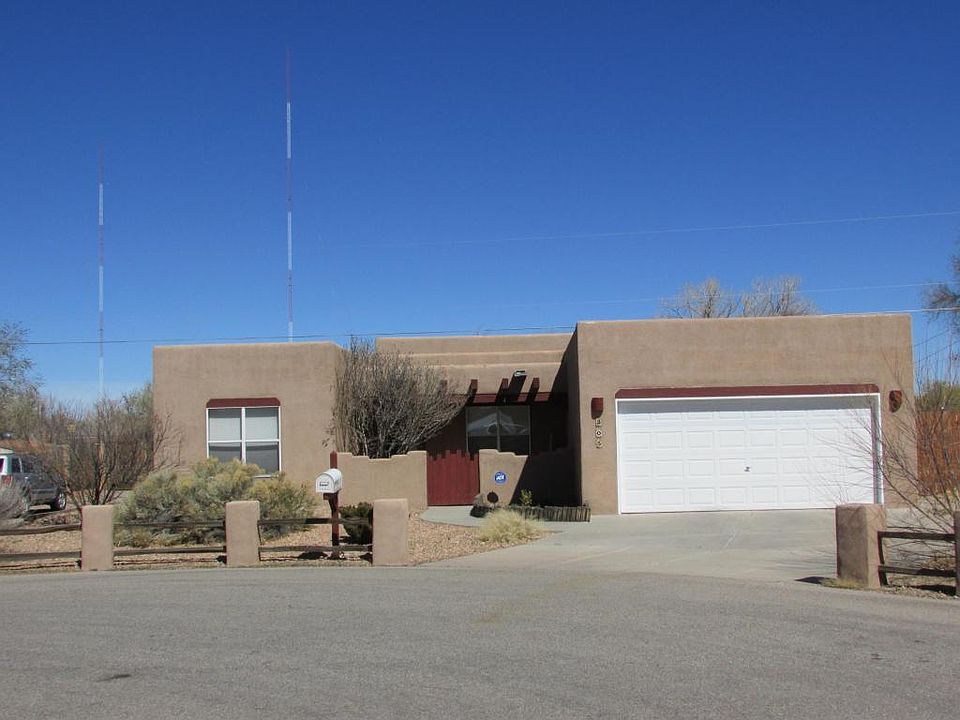1st image of 205 Calle Leon NW