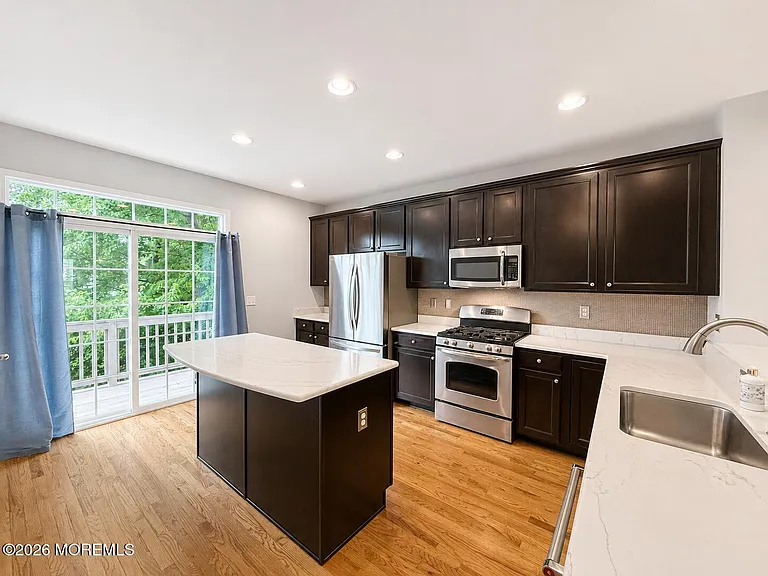 235 Yale Blvd — Photo 5