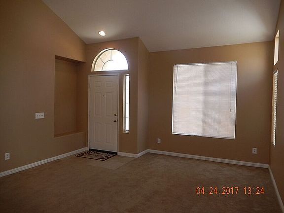 3rd image of 39496 Heatherstone Ct