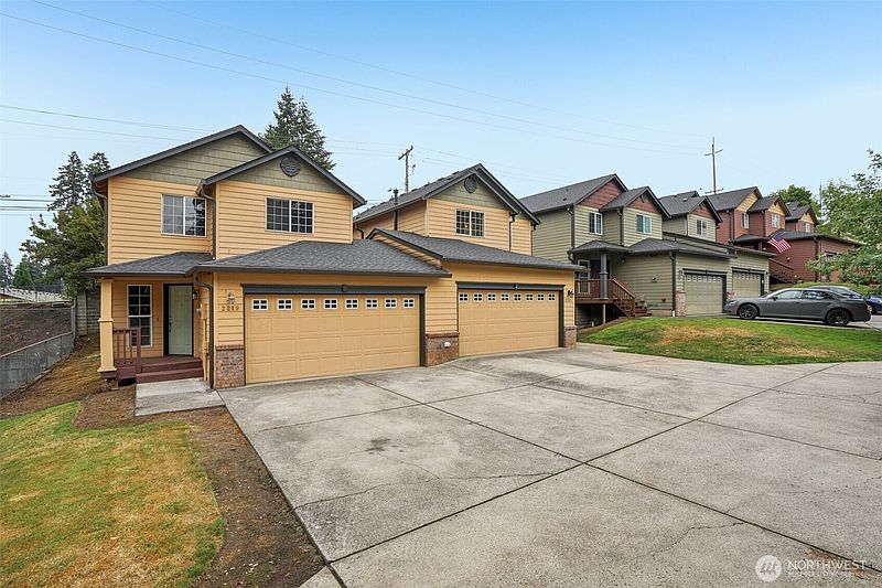 2nd image of 2219 NE 137th Court
