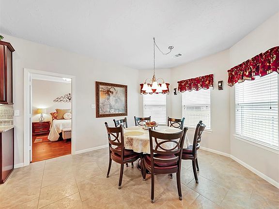 5th image of 237 S Lantana Cir