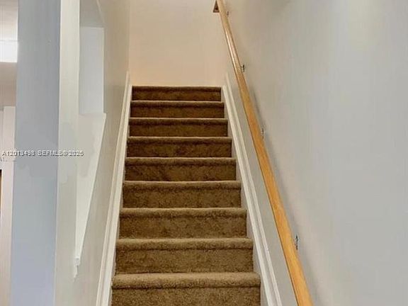 4th image of 2841 NE 185th St APT 507