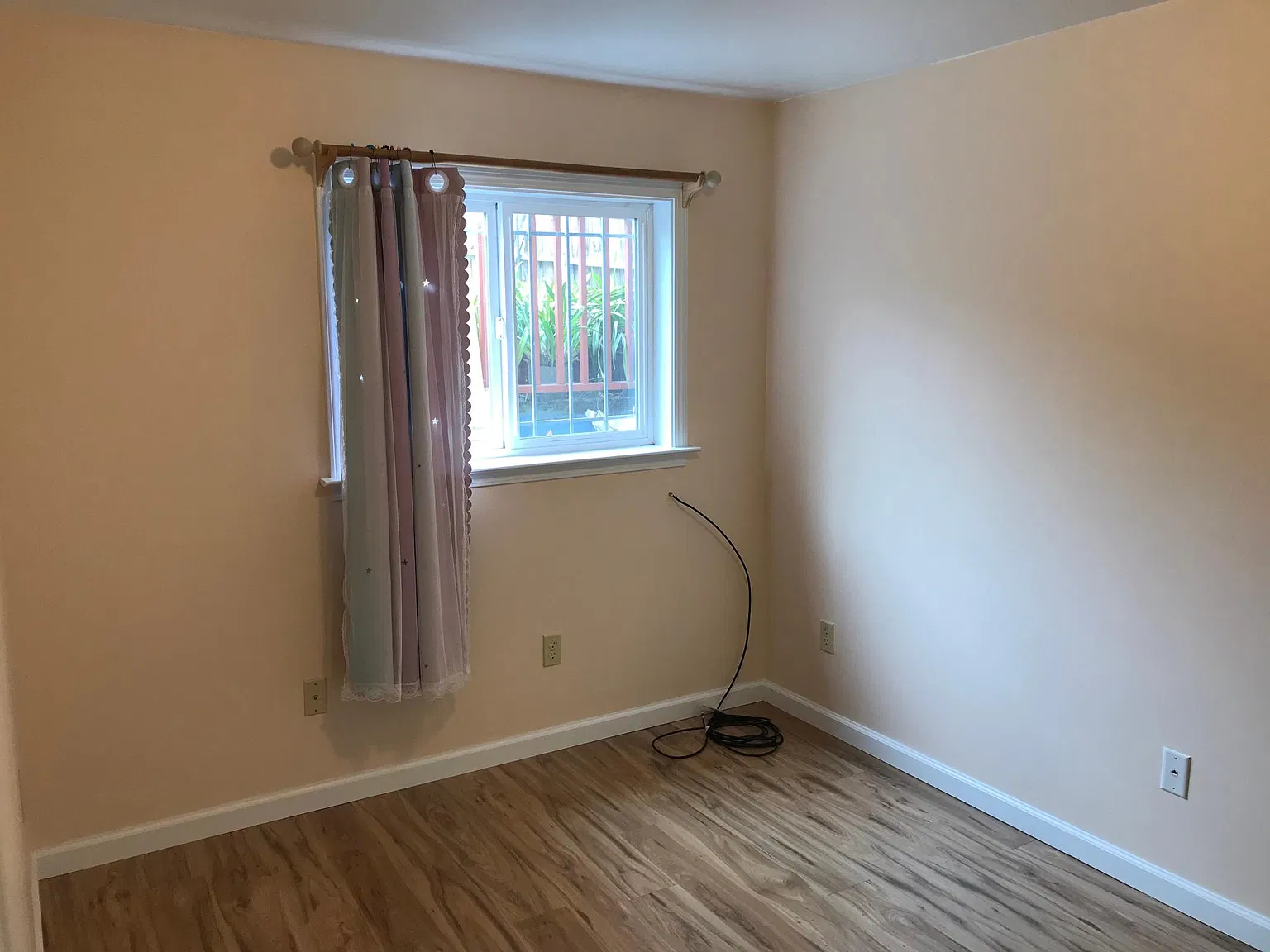 218 Minerva St — Photo 3