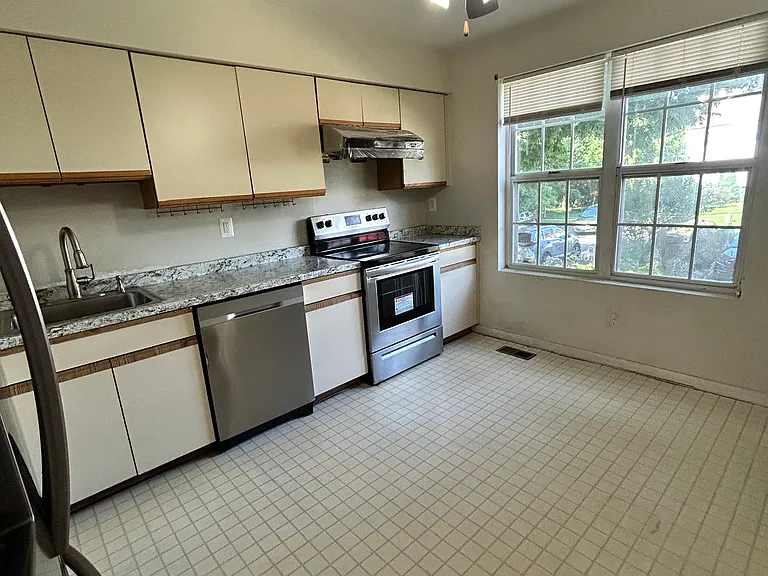24 Bristow Ct — Photo 20