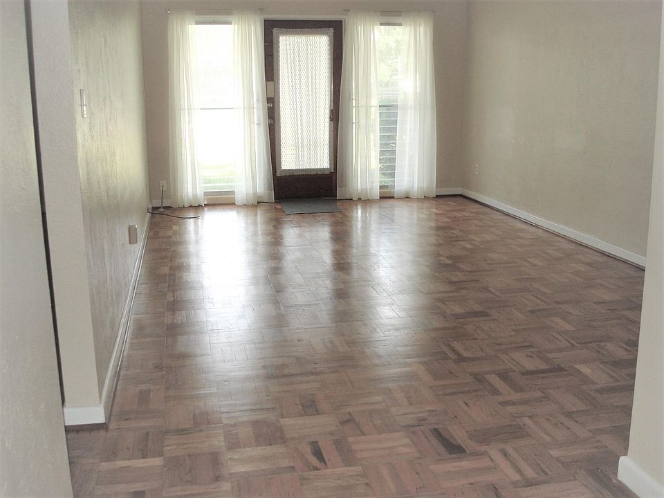 2nd image of 1215 N Fern Creek Ave
