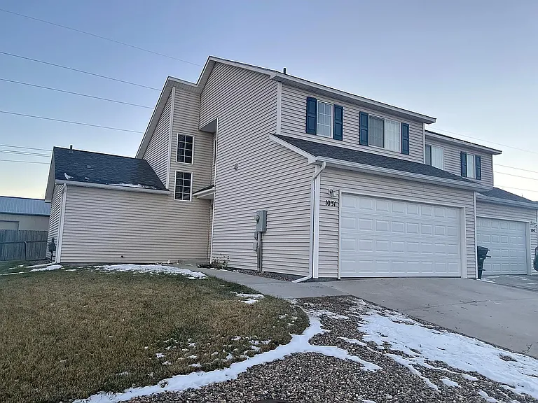 1031 Meadow Ln — Photo 12