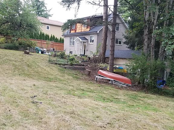 5th image of 3615 W Lake Sammamish Pkwy NE