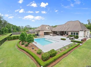 8242 Wildwood Dr, Denham Springs, LA 70706