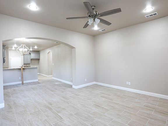 5th image of 1100 Honeysuckle Ave