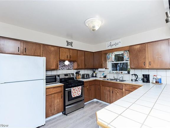 3rd image of 4978 Peggy Ann Dr