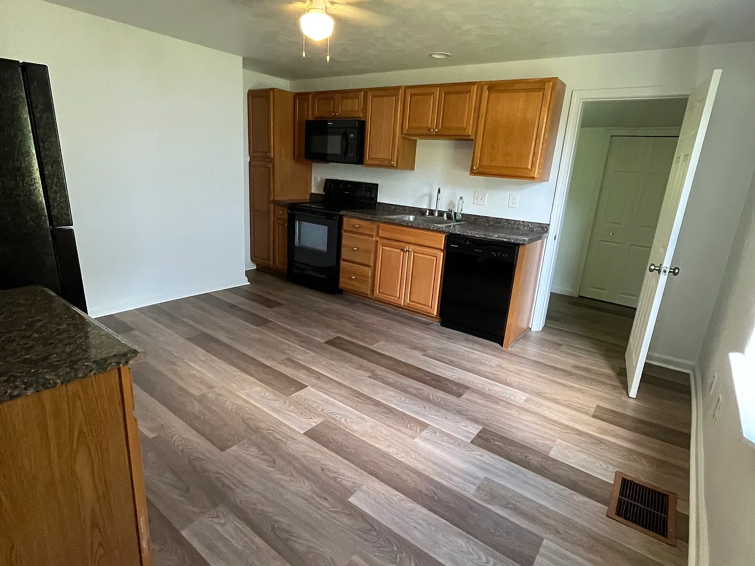3 bed, $950 — Photo 3