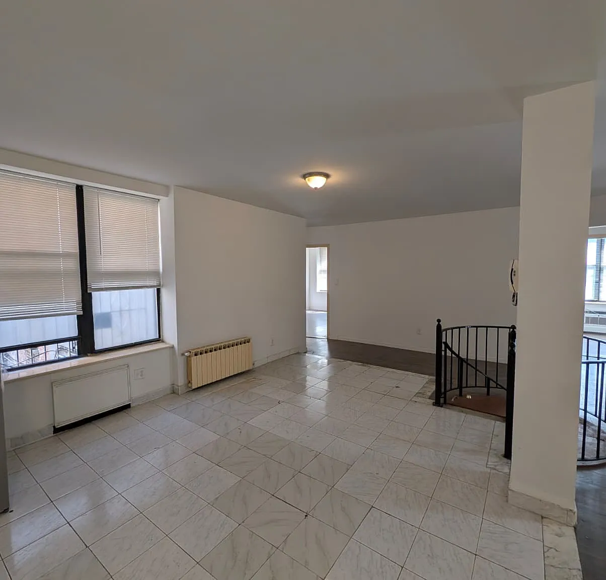 4 bed, $4,200 — Photo 1