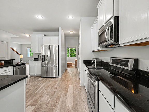 5th image of 1834 Spring Creek Dr