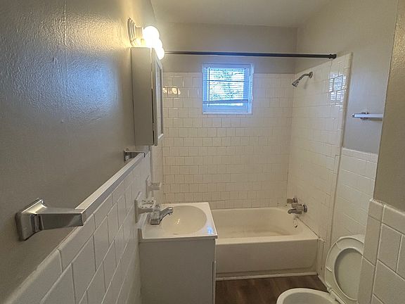 5th image of 410 W 28th St #3