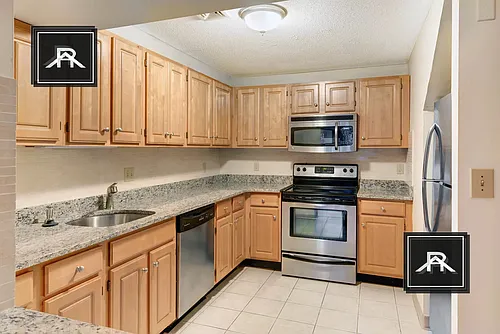 1077 Commonwealth Ave #209 Photo 1