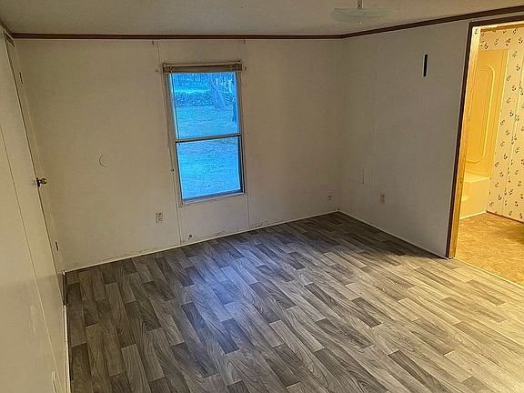 3rd image of 259 Hickory Hill Dr