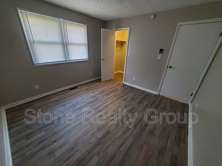 7927 E Lambert Ave — Photo 6