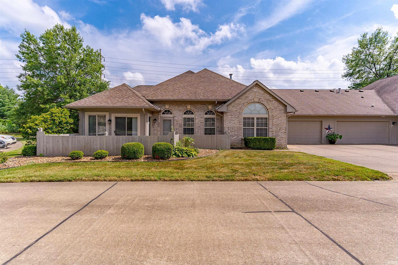 8121 Gate Way Dr photo 1